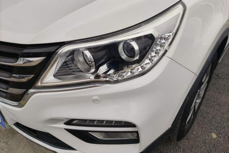 Used Baojun 560 2017 Rhythmic Edition 1.5T Manual Premium Model Left Front Headlight