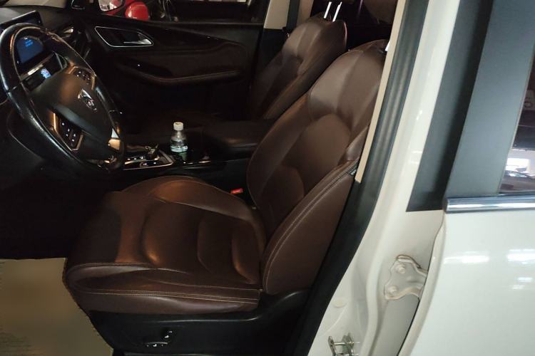 Used Baojun 560 2017 1.5T DCT Prestige Edition Left Front Seat