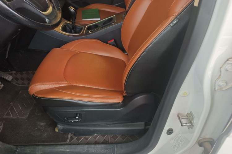 Used Baojun 560 2017 Rhythmic Edition 1.5T Manual Premium Model Left Front Seat