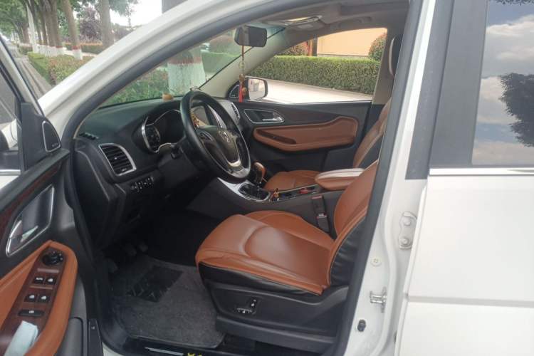 Used Baojun 560 2017 Rhythmic Edition 1.5T Manual Premium Model Left Front Seat