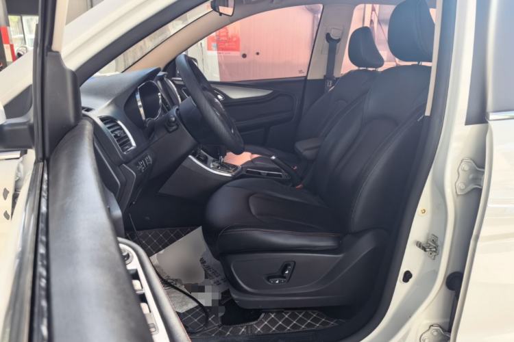 Used Baojun 560 2017 Rhythmic Edition 1.8L iAMT Prestige Model Left Front Seat