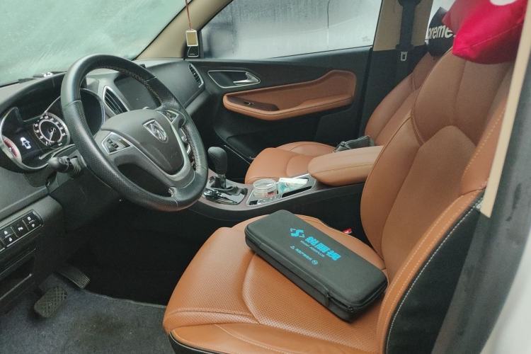 Used Baojun 560 2017 Rhythmic Edition 1.8L iAMT Prestige Model Left Front Seat