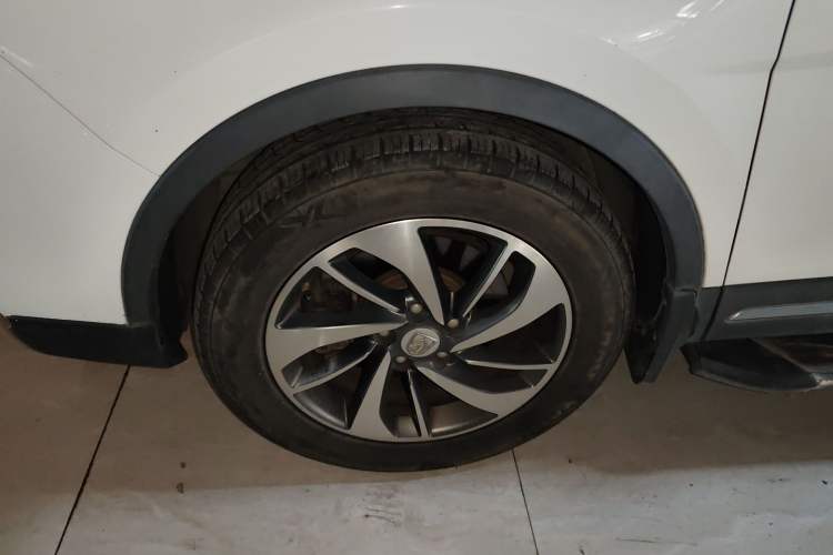 Used Baojun 560 2017 1.5T DCT Prestige Edition Left Front Wheel Hub