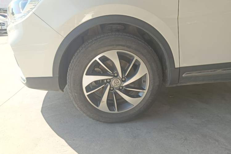 Used Baojun 560 2017 1.5T DCT Flagship Model Left Front Wheel Hub