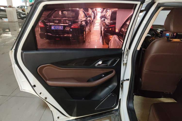 Used Baojun 560 2017 1.5T DCT Prestige Edition Left Rear Door Interior