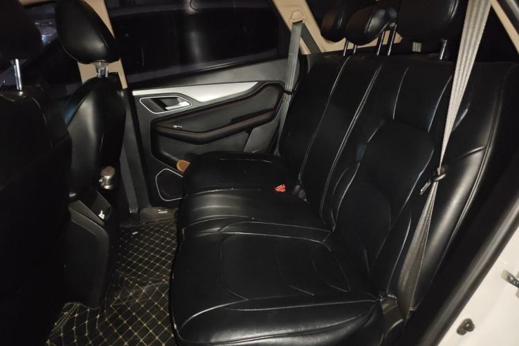 Used Baojun 560 2017 1.5T Manual Comfort Version 7 Seats Left Rear Seat