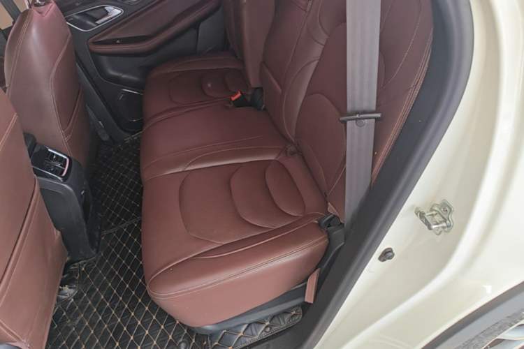Used Baojun 560 2017 1.5T DCT Flagship Model 7 Seats Left Rear Seat