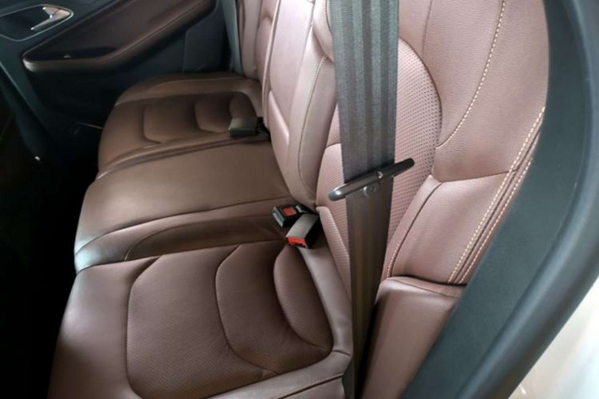 Used Baojun 560 2017 1.5T DCT Prestige Edition Left Rear Seat