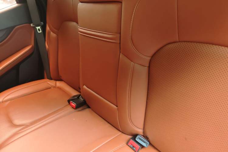 Used Baojun 560 2017 Rhythmic Edition 1.8L iAMT Prestige Model Left Rear Seat