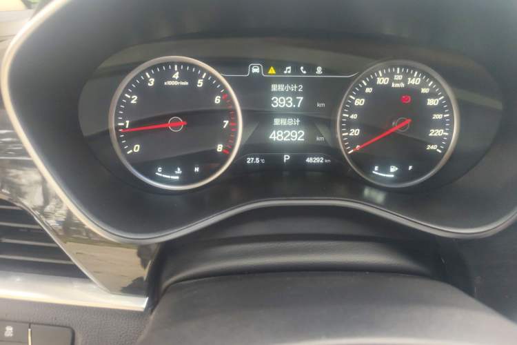 Used Baojun 560 2017 1.5T DCT Flagship Model 7 Seats Odometer Close Up