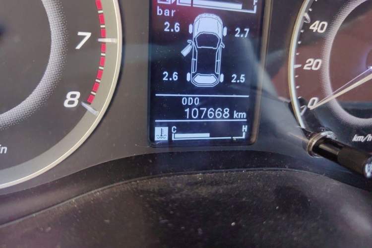 Used Baojun 560 2017 Rhythmic Edition 1.5T Manual Premium Model Odometer Close Up