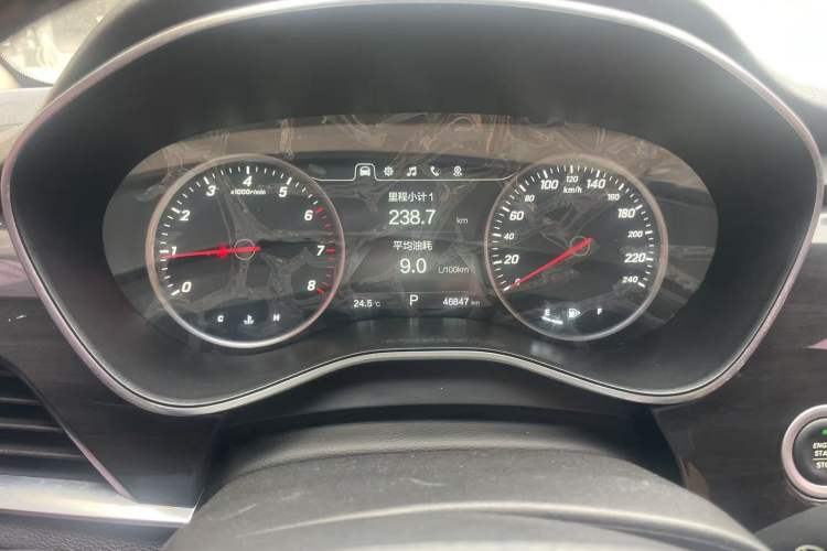 Used Baojun 560 2017 1.5T DCT Flagship Model Odometer Close Up