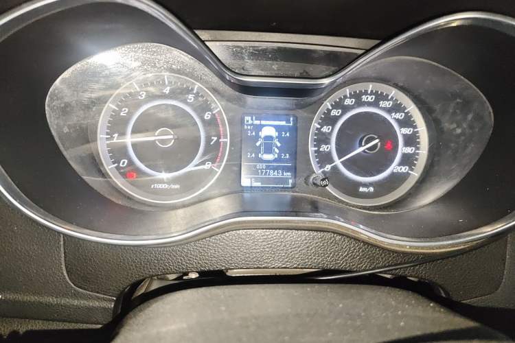 Used Baojun 560 2017 Rhythmic Edition 1.5T Manual Enjoyment Model Odometer Close Up