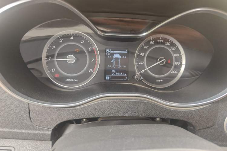 Used Baojun 560 2017 Rhythmic Edition 1.5T Manual Premium Model Odometer Close Up