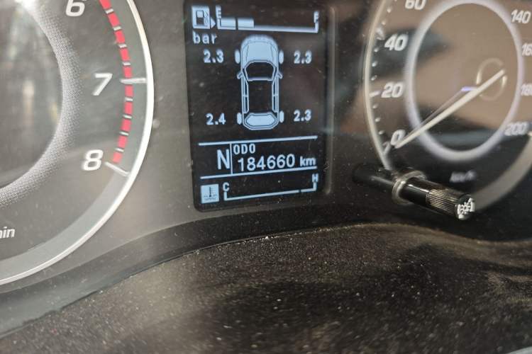 Used Baojun 560 2017 Rhythmic Edition 1.8L iAMT Prestige Model Odometer Close Up