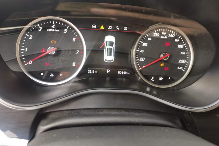 Used Baojun 560 2017 1.5T DCT Flagship Model Odometer Close Up