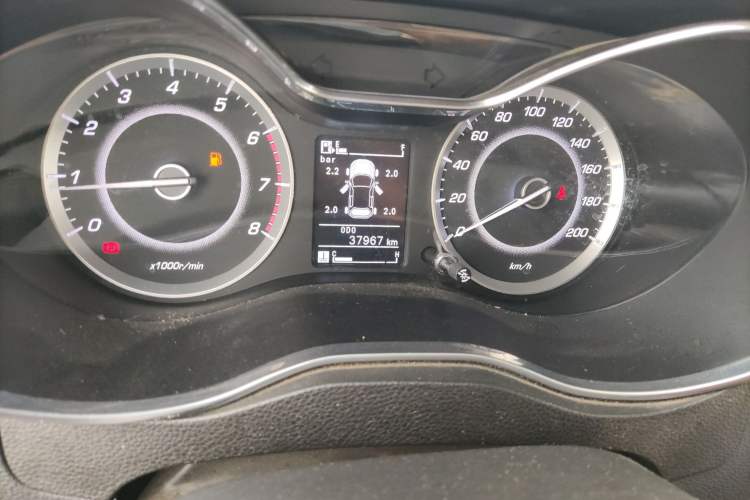 Used Baojun 560 2017 Rhythmic Edition 1.5T Manual Premium Model Odometer Close Up