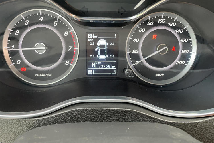 Used Baojun 560 2017 Rhythmic Edition 1.8L iAMT Prestige Model Odometer Close Up