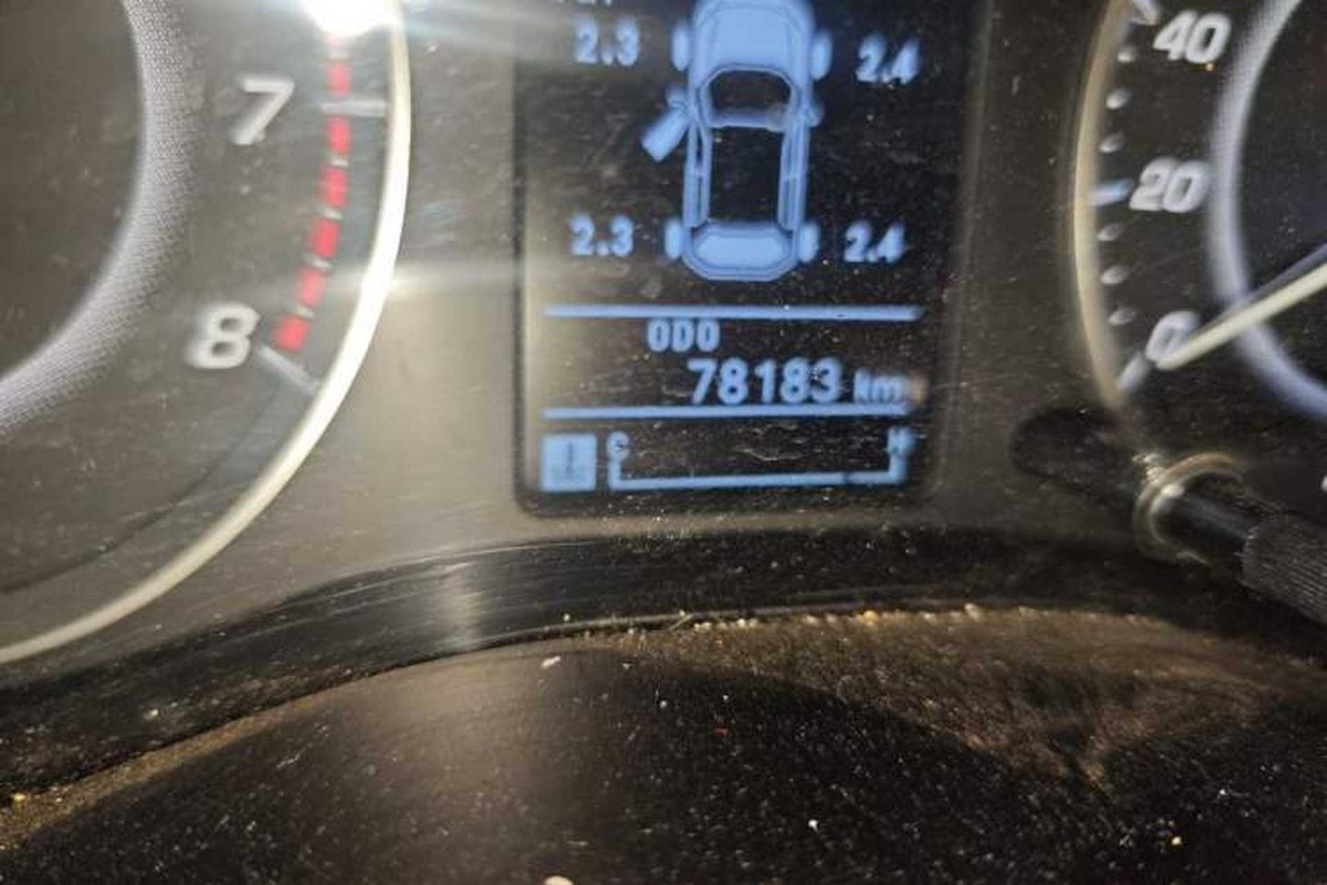 Used Baojun 560 2017 Rhythmic Edition 1.5T Manual Premium Model Odometer Close Up