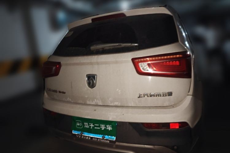Used Baojun 560 2017 1.5T Manual Comfort Version 7 Seats Rear