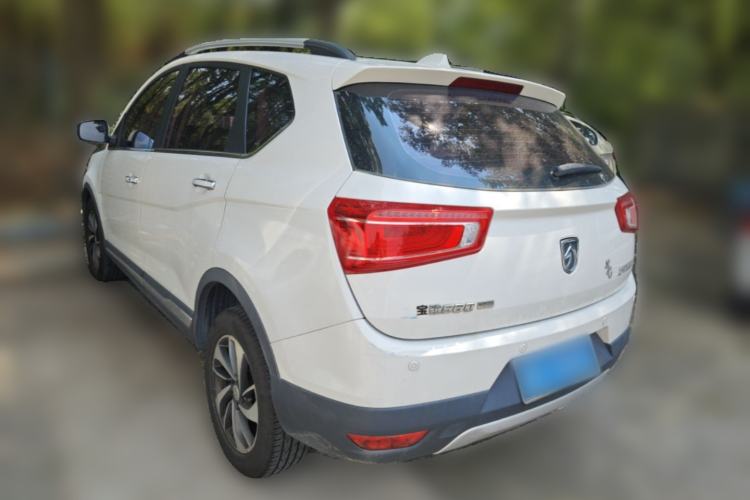 Used Baojun 560 2017 Rhythmic Edition 1.5T Manual Premium Model Rear Left 45 Deg