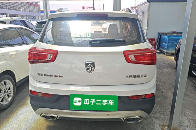 Used Baojun 560 2017 1.5T Manual Comfort Version 7 Seats Rear