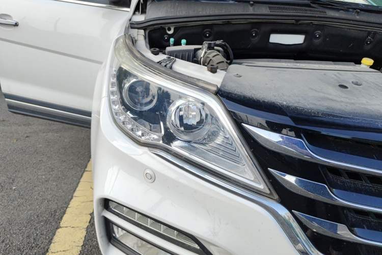 Used Baojun 560 2017 1.5T DCT Flagship Model 7 Seats Right Front Headlight