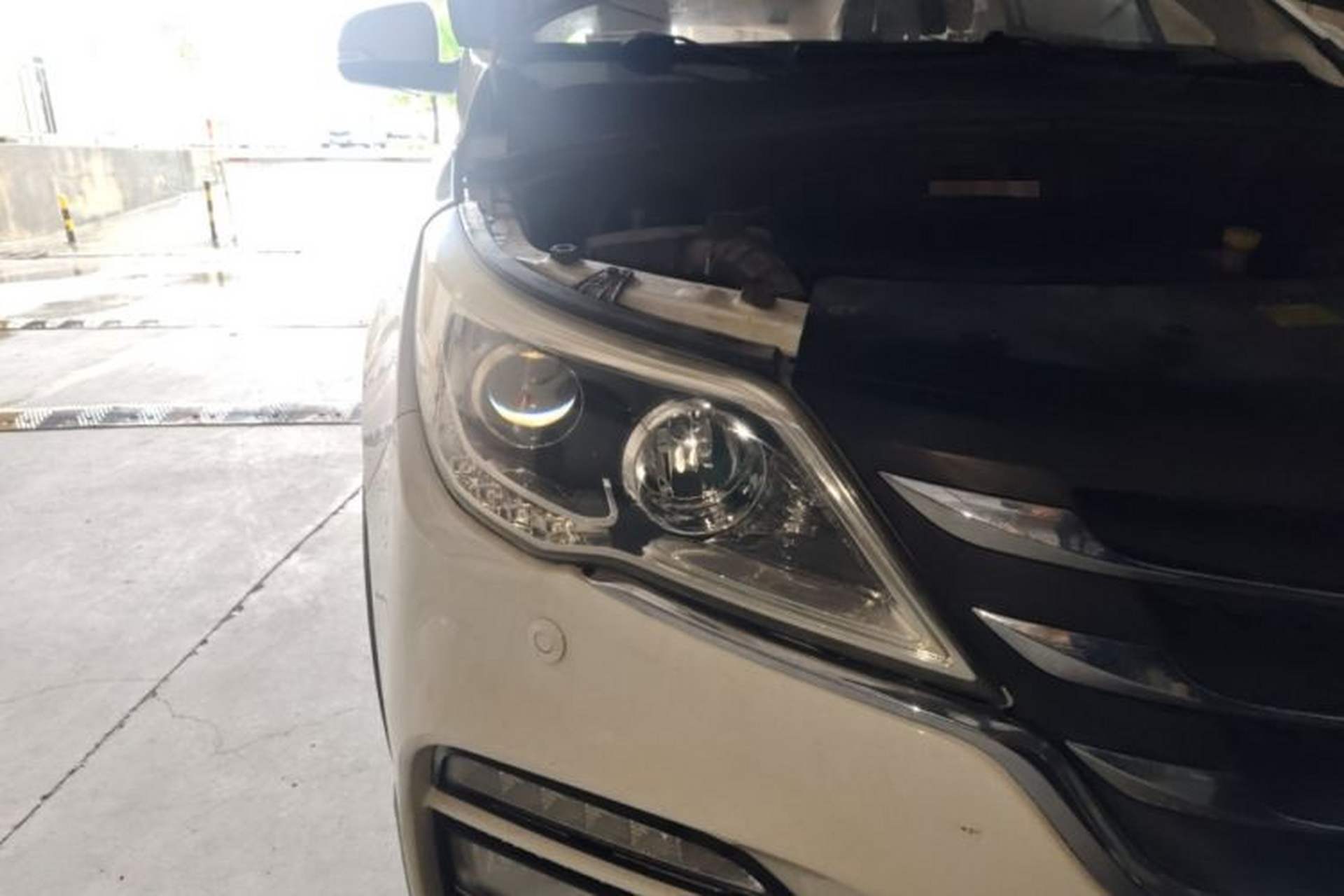Used Baojun 560 2017 Rhythmic Edition 1.5T Manual Enjoyment Model Right Front Headlight