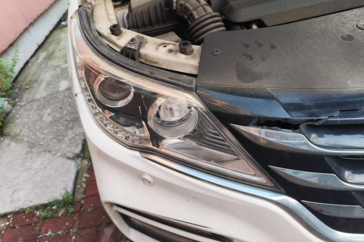 Used Baojun 560 2017 1.5T DCT Flagship Model Right Front Headlight