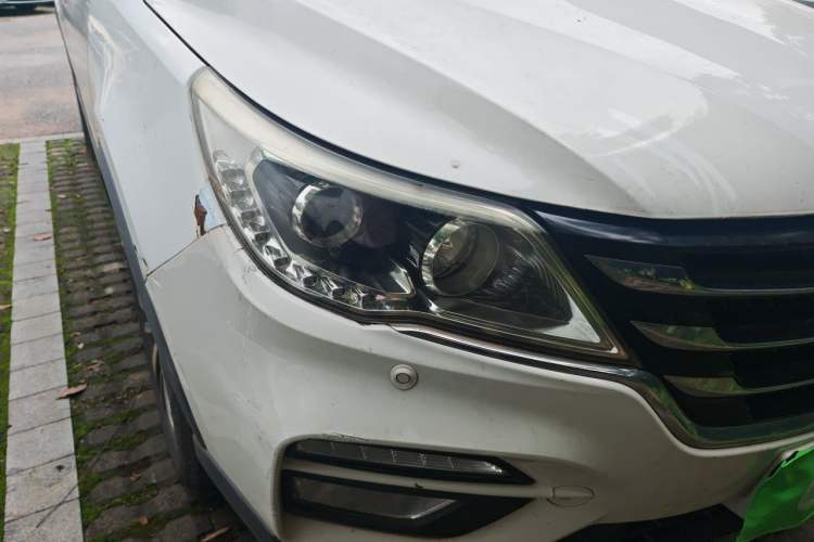 Used Baojun 560 2017 Rhythmic Edition 1.8L iAMT Prestige Model Right Front Headlight