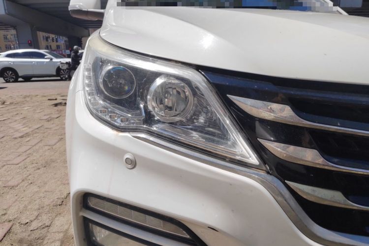 Used Baojun 560 2017 Rhythmic Edition 1.8L iAMT Prestige Model Right Front Headlight