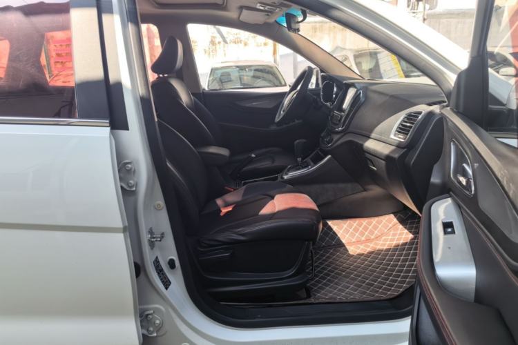 Used Baojun 560 2017 Rhythmic Edition 1.8L iAMT Prestige Model Right Front Seat