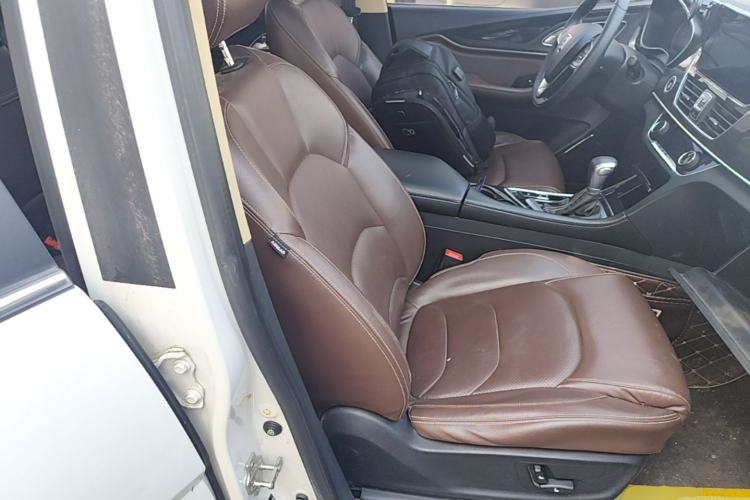 Used Baojun 560 2017 1.5T DCT Flagship Model 7 Seats Right Front Seat