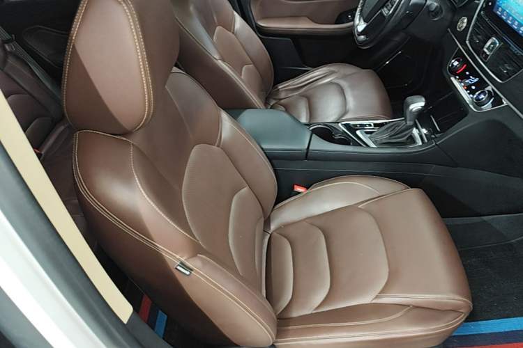 Used Baojun 560 2017 1.5T DCT Flagship Model Right Front Seat
