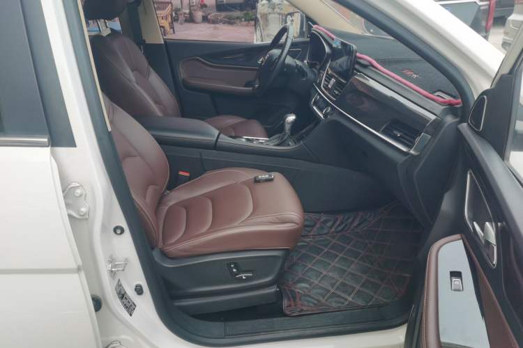 Used Baojun 560 2017 1.5T DCT Flagship Model Right Front Seat