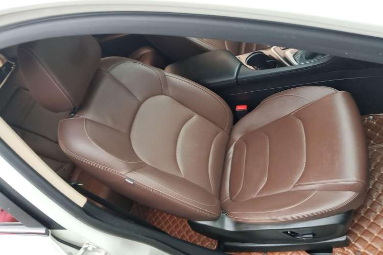 Used Baojun 560 2017 1.5T DCT Flagship Model Right Front Seat