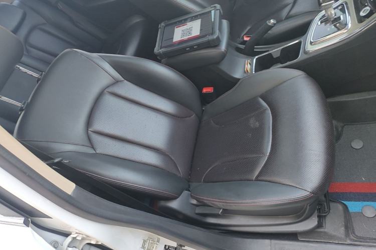 Used Baojun 560 2017 Rhythmic Edition 1.8L iAMT Prestige Model Right Front Seat