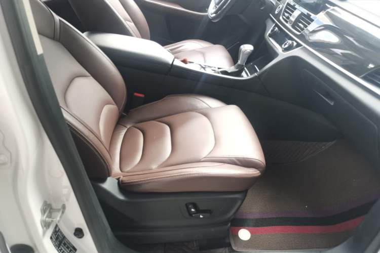 Used Baojun 560 2017 1.5T DCT Flagship Model Right Front Seat