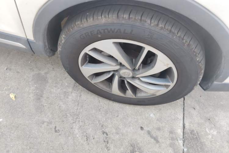 Used Baojun 560 2017 Rhythmic Edition 1.5T Manual Premium Model Right Front Wheel Hub