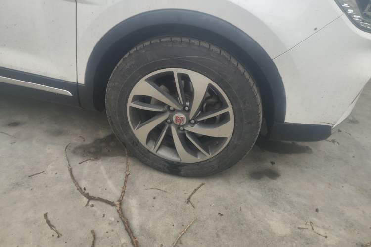 Used Baojun 560 2017 1.5T DCT Flagship Model 7 Seats Right Front Wheel Hub