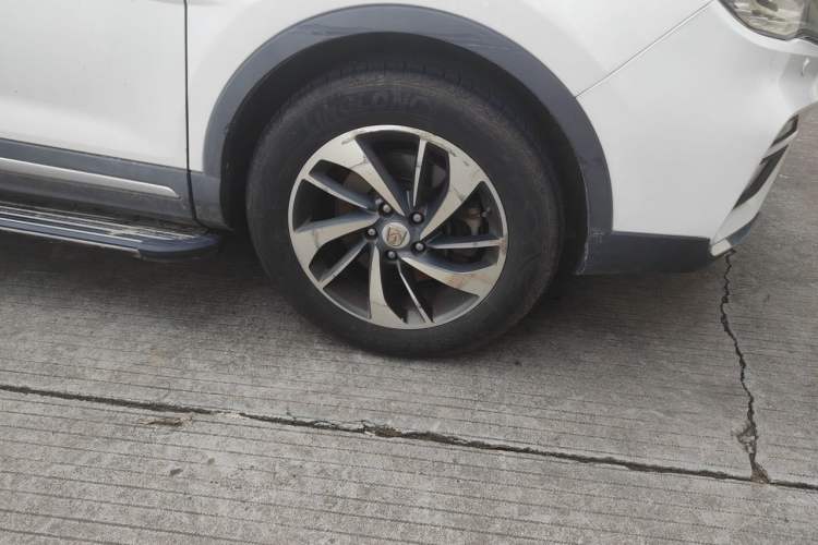 Used Baojun 560 2017 1.5T DCT Flagship Model Right Front Wheel Hub