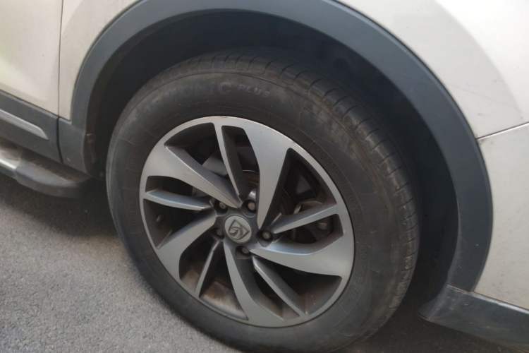 Used Baojun 560 2017 1.5T DCT Prestige Edition Right Front Wheel Hub