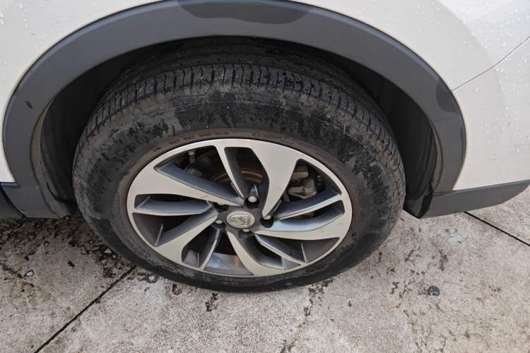 Used Baojun 560 2017 Rhythmic Edition 1.8L iAMT Prestige Model Right Front Wheel Hub