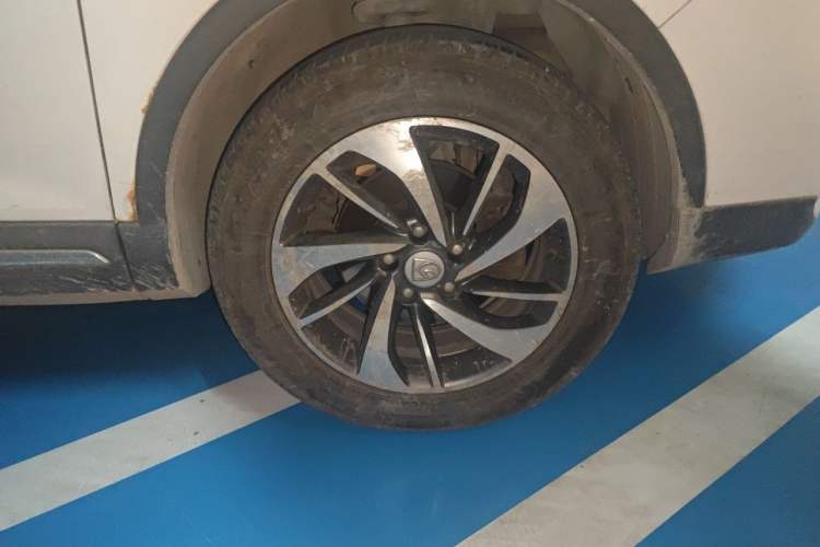 Used Baojun 560 2017 Rhythmic Edition 1.5T Manual Premium Model Right Front Wheel Hub
