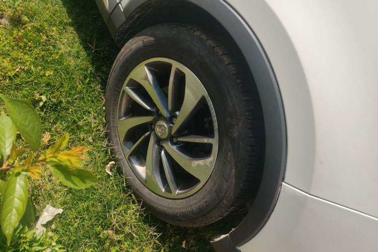 Used Baojun 560 2017 Rhythmic Edition 1.8L iAMT Prestige Model Right Front Wheel Hub