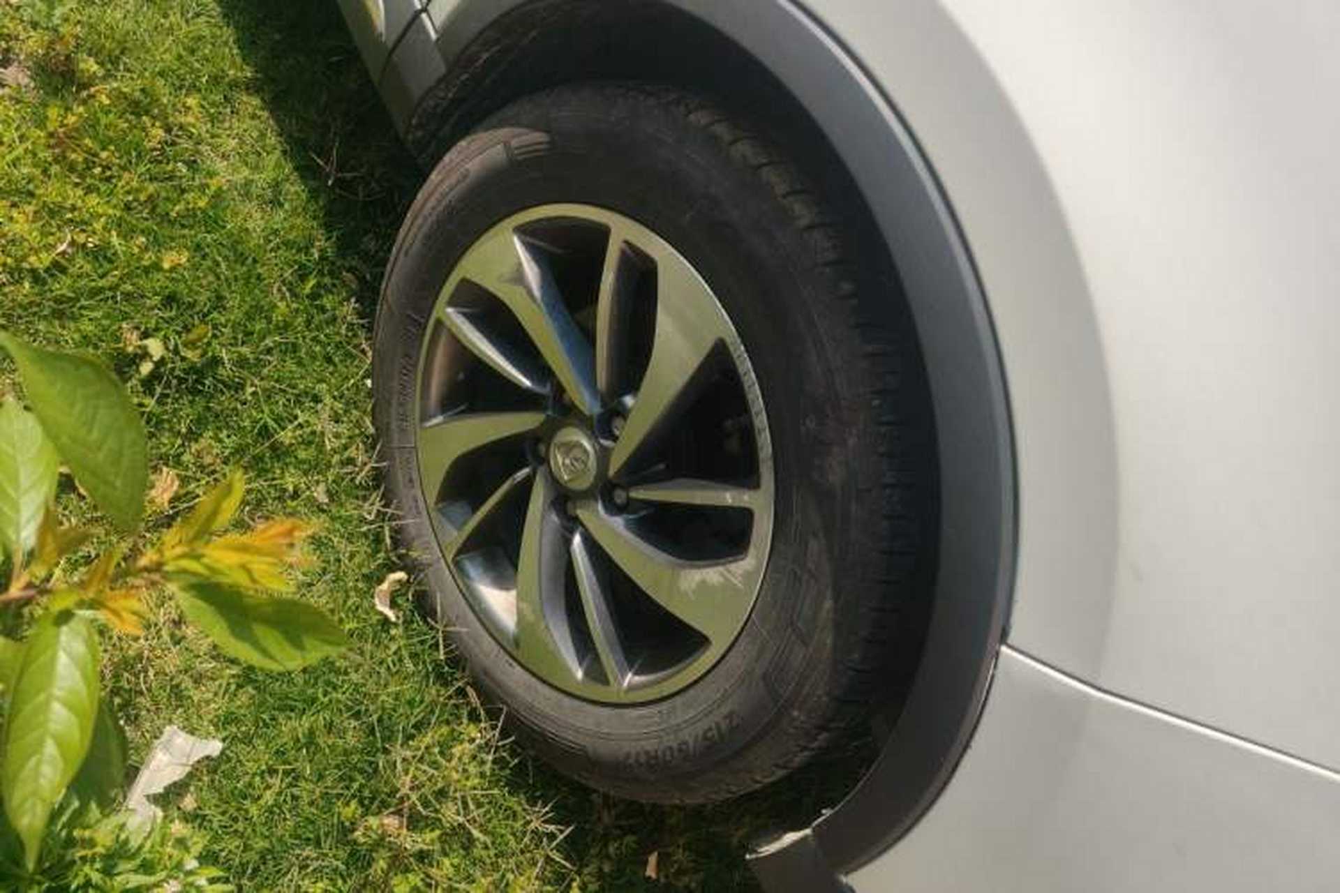Used Baojun 560 2017 Rhythmic Edition 1.8L iAMT Prestige Model Right Front Wheel Hub