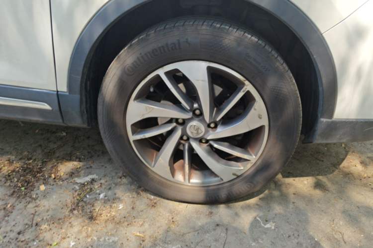 Used Baojun 560 2017 Rhythmic Edition 1.5T Manual Premium Model Right Front Wheel Hub