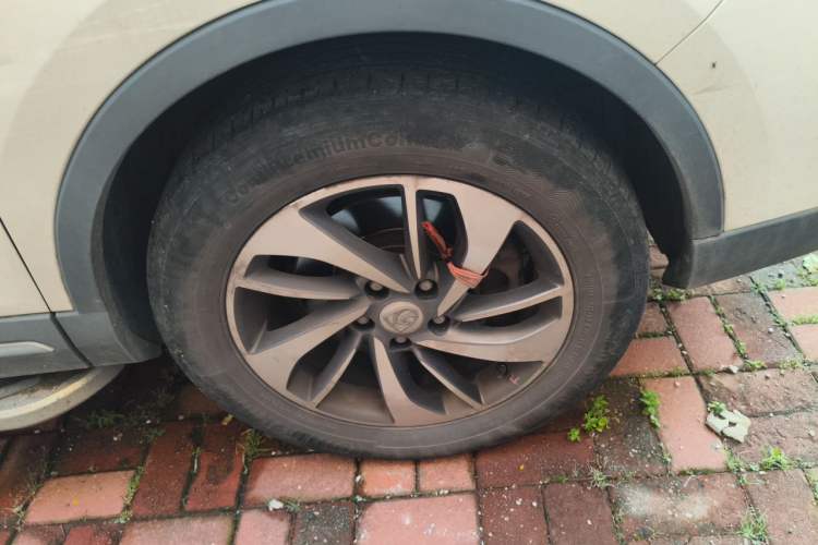 Used Baojun 560 2017 1.5T DCT Flagship Model Right Front Wheel Hub