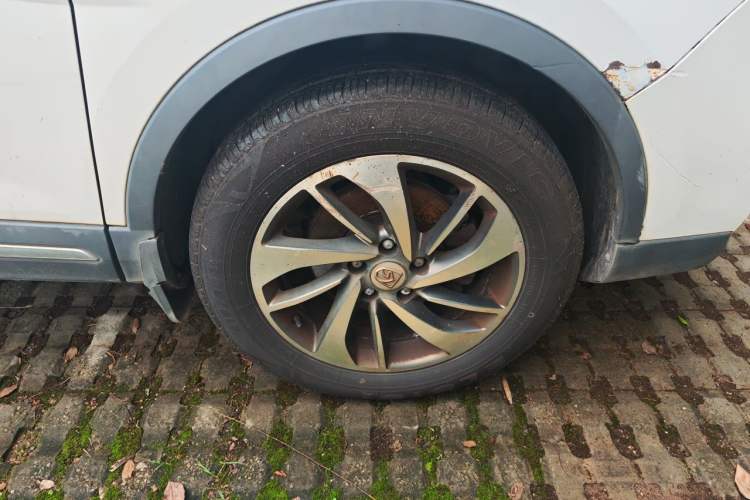 Used Baojun 560 2017 Rhythmic Edition 1.8L iAMT Prestige Model Right Front Wheel Hub