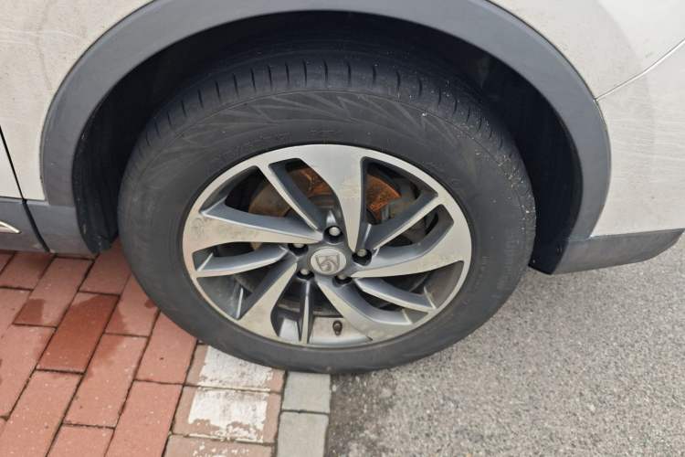 Used Baojun 560 2017 Rhythmic Edition 1.8L iAMT Prestige Model Right Front Wheel Hub